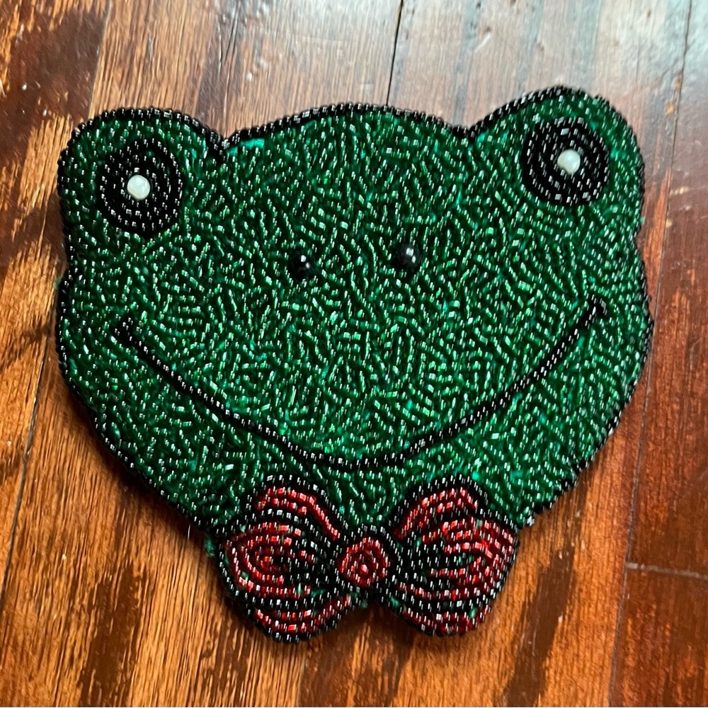 Frog W/ Bow Tie Glass Beaded Green Coin Purse